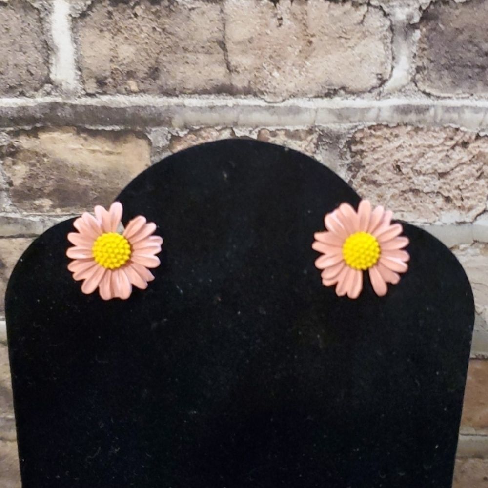 Pink Daisy Earrings  ( Any 5 Items For $20 )